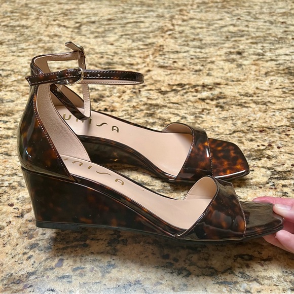Unisa Tortoise Ankle Strap Wedge Heel Sandals Square‎ Toe Sz 8.5 - Picture 3 of 6
